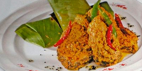 Ilish Macher Dhakai Paturi Ilish Macher Dhakai Paturi